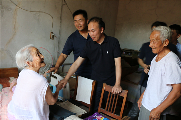 冯芳喜强调：当好脱贫攻坚的“助推器”  为脱贫攻坚提供坚强的纪律保障