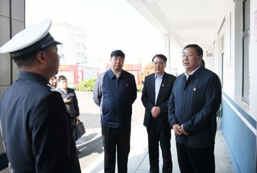 马富国调研全市政法队伍教育整顿工作