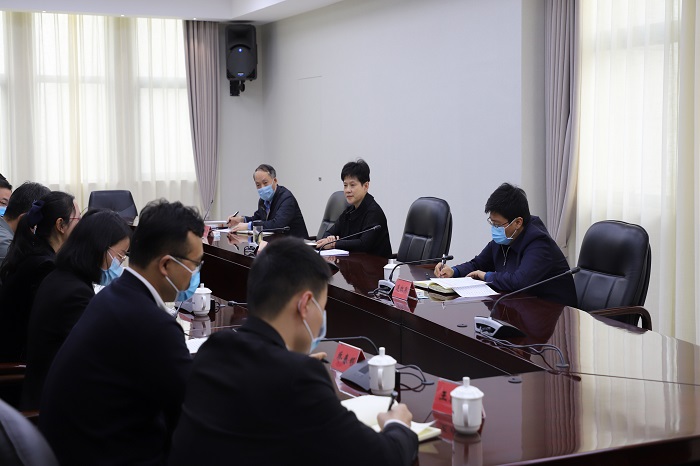 曲孝丽以普通党员身份参加所在党支部的主题党日活动