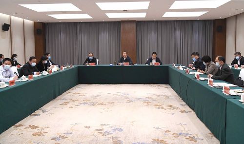 鹤壁市首批中试基地集中揭牌仪式举行 马富国出席并讲话 郭浩主持