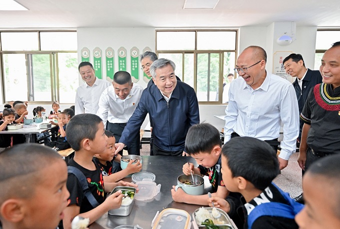 李希在四川调研时强调 深入贯彻落实中央纪委三次全会精神 抓深抓实党纪学习教育