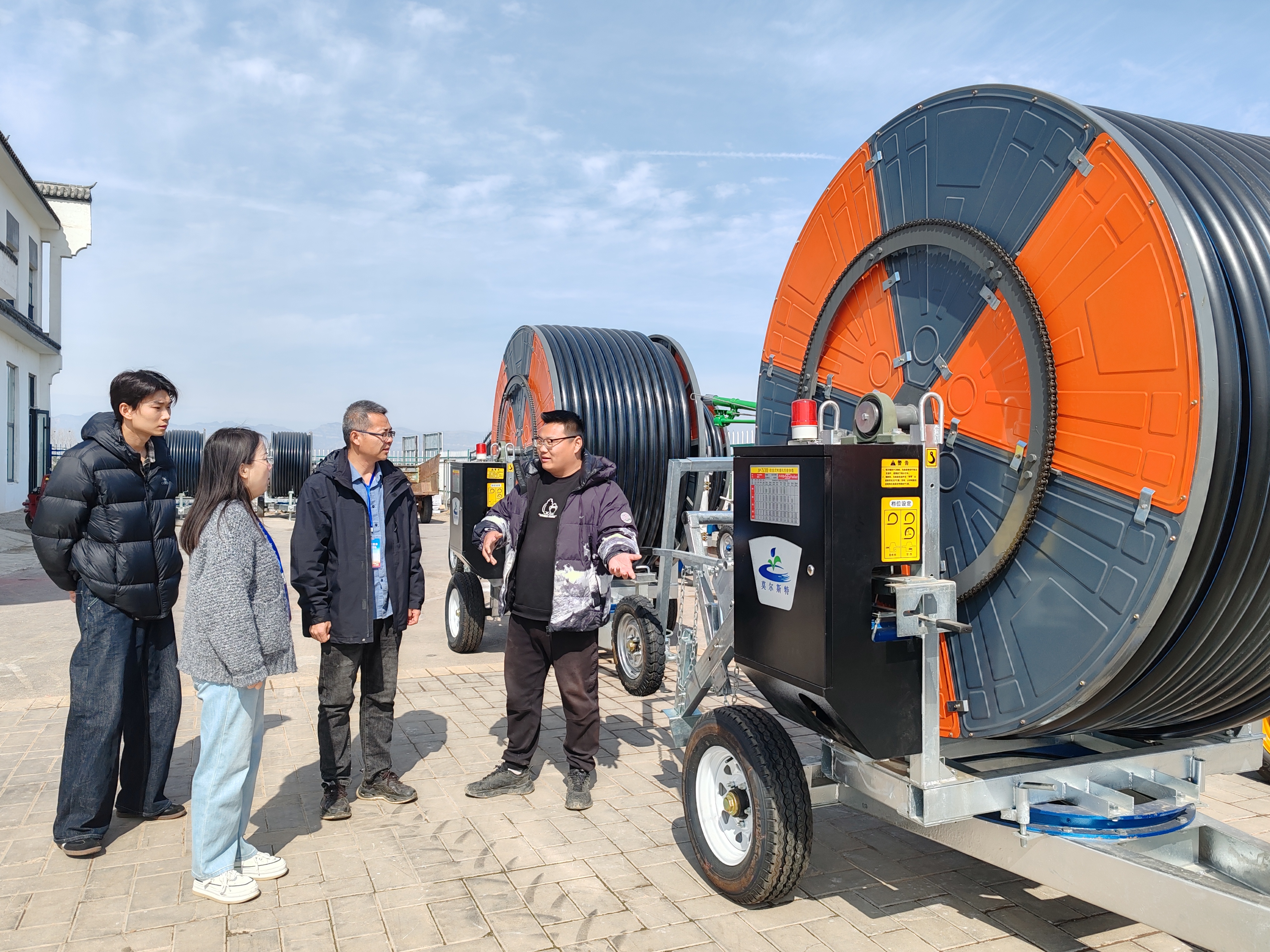 镜头丨监督护春耕 不负好时光