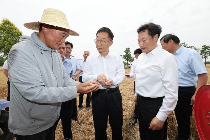 刘宁到周口商水县督导调研并主持召开全省“三夏”工作视频调度会