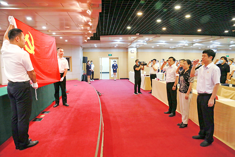 庆七一 上党课 | 做新时代敢于善于斗争的纪检监察干部